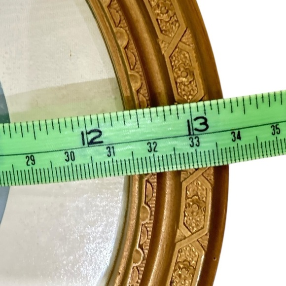 Vintage 1980’s oval Floral Illustration with Gold tone Frame - Picture 5 of 6